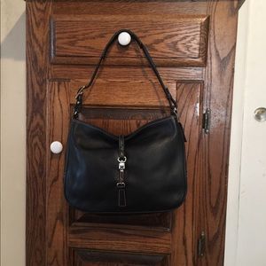 Hampton clip lock black Hobo Shoulder Bag.